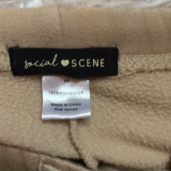 Social 🧡Scene Montana Graphic Tan Joggers, Size XS - Picture 13 of 16